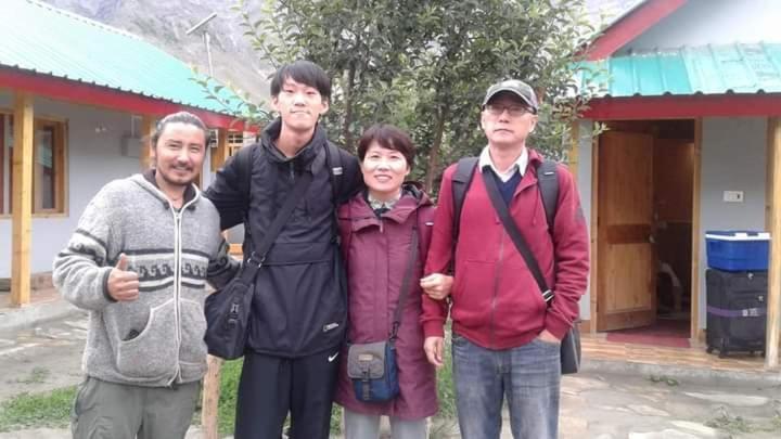 Bed and Breakfast Flying Monk Huts & Restaurant Kyelang Екстер'єр фото